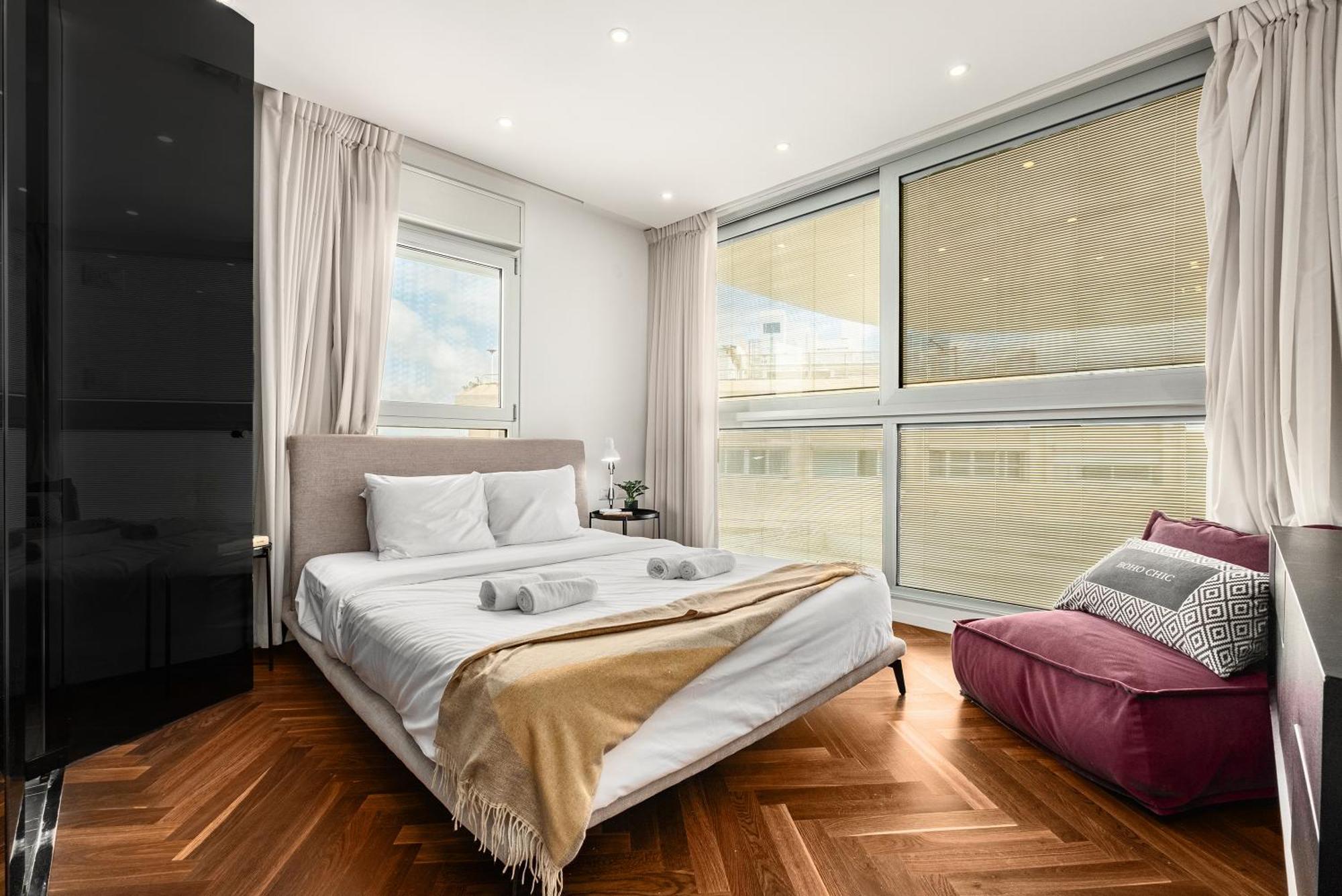 Penthouse 3Br + Roof Top + Parking - On The Beach ハイファ エクステリア 写真