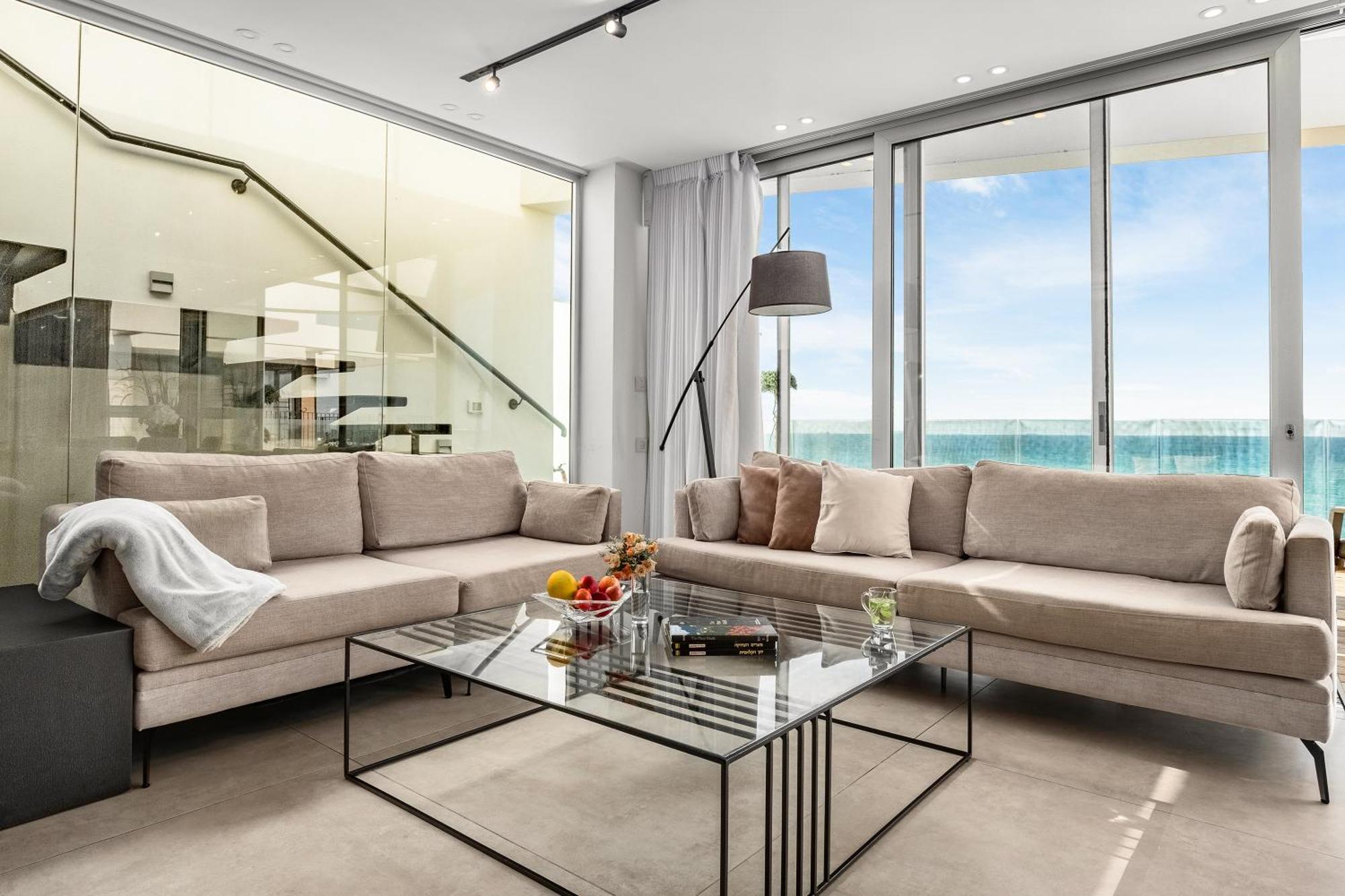 Penthouse 3Br + Roof Top + Parking - On The Beach ハイファ エクステリア 写真