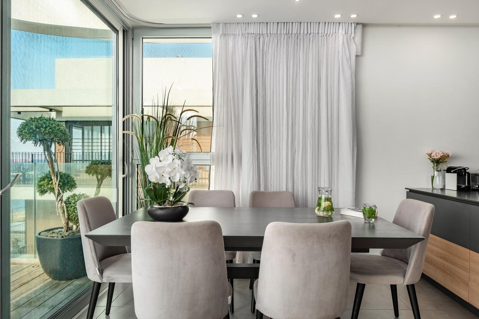 Penthouse 3Br + Roof Top + Parking - On The Beach ハイファ エクステリア 写真