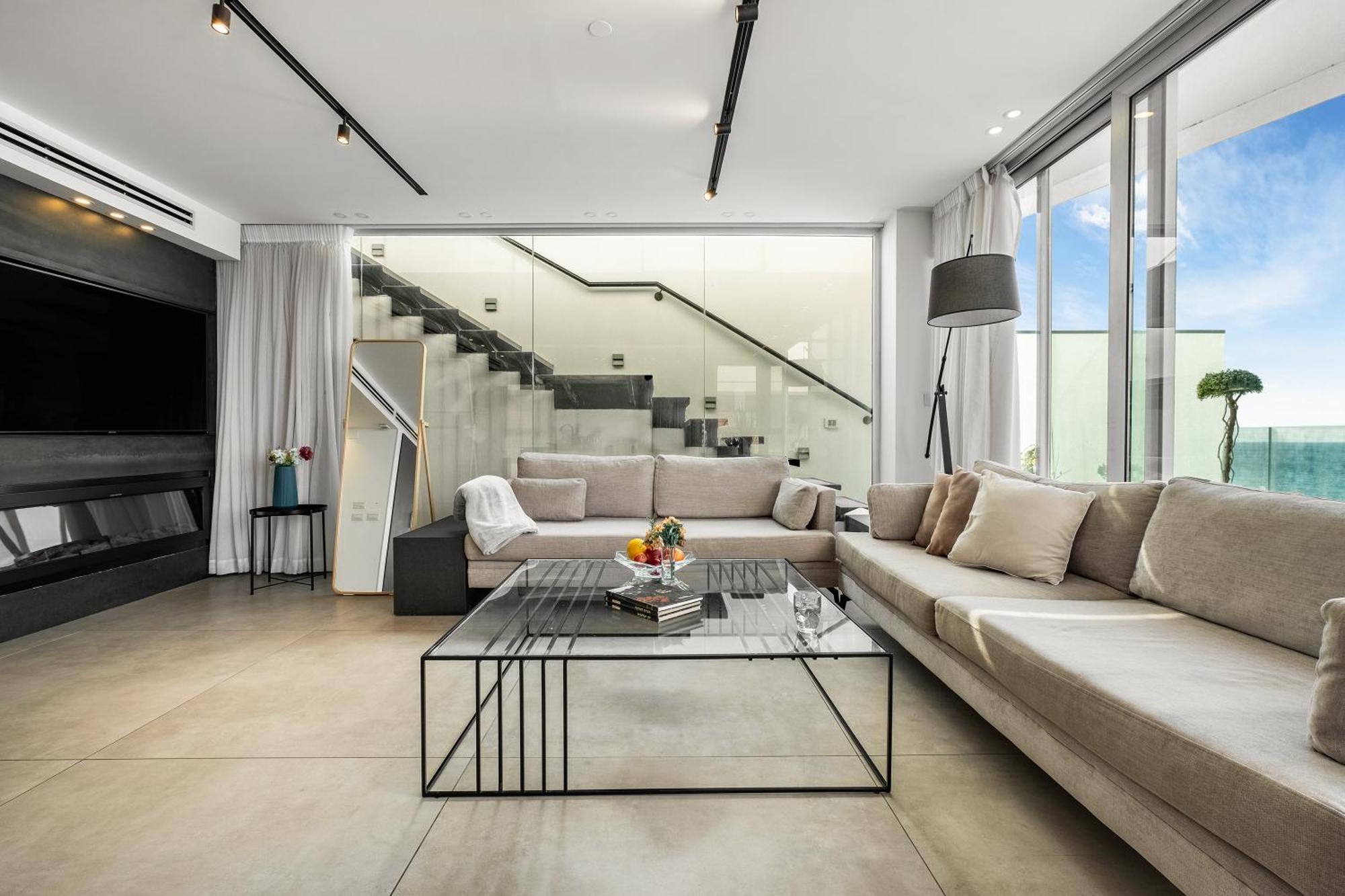 Penthouse 3Br + Roof Top + Parking - On The Beach ハイファ エクステリア 写真