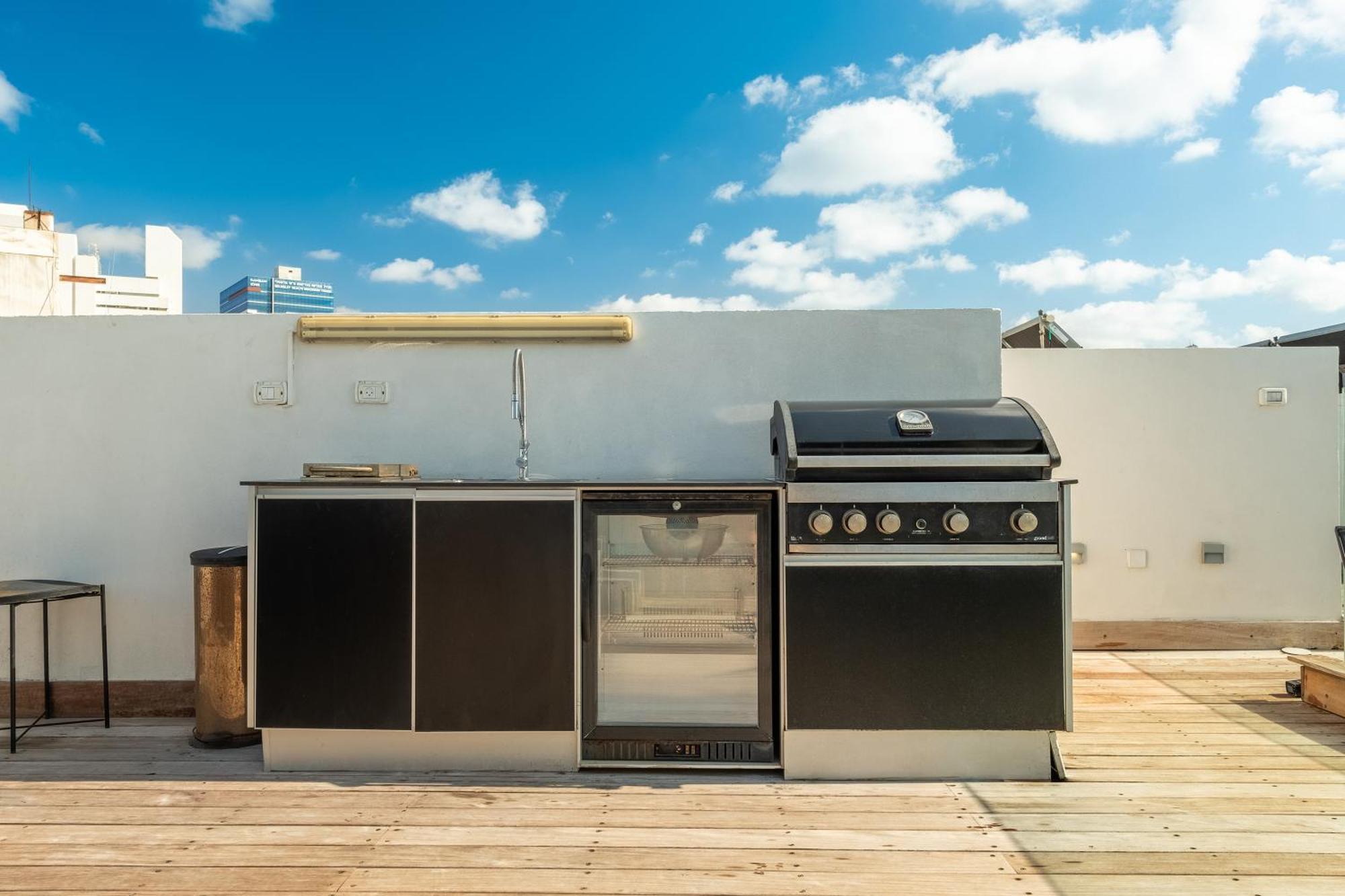 Penthouse 3Br + Roof Top + Parking - On The Beach ハイファ エクステリア 写真