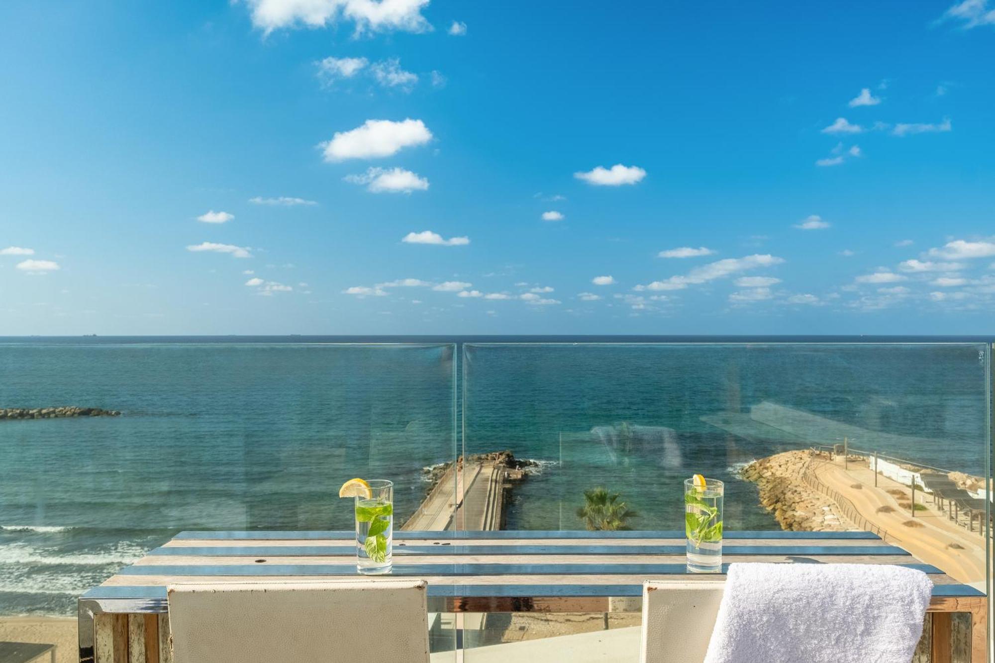 Penthouse 3Br + Roof Top + Parking - On The Beach ハイファ エクステリア 写真